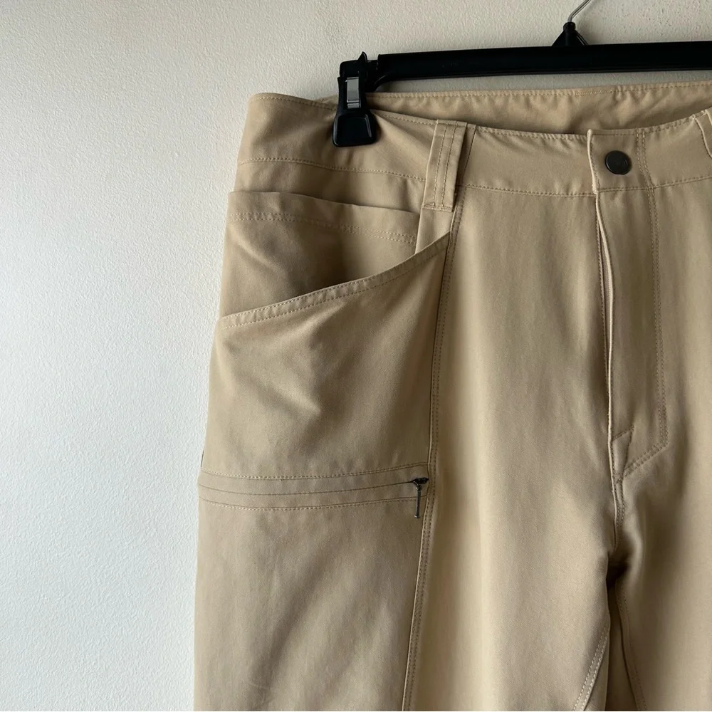 The North Face Men’s Retrac Tech Pants Tan 36 Regular